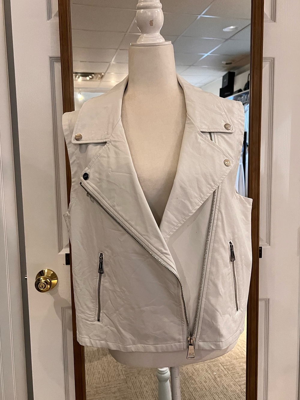 Women's Sleeveless Vest